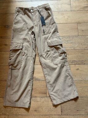 Forever 21 Wide Leg Cargo Pants in Tan